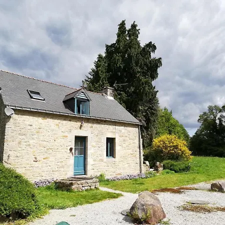 Les 3 De Kerlividic Holiday home