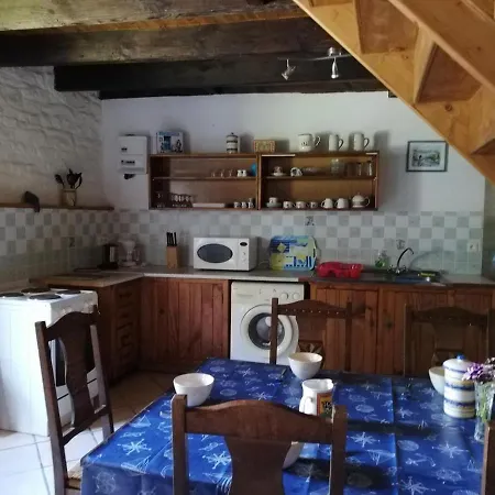 Holiday home Les 3 De Kerlividic